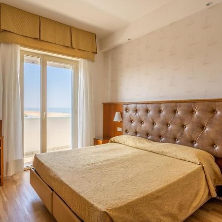 Hotel Astor Ρίμινι Εξωτερικό φωτογραφία