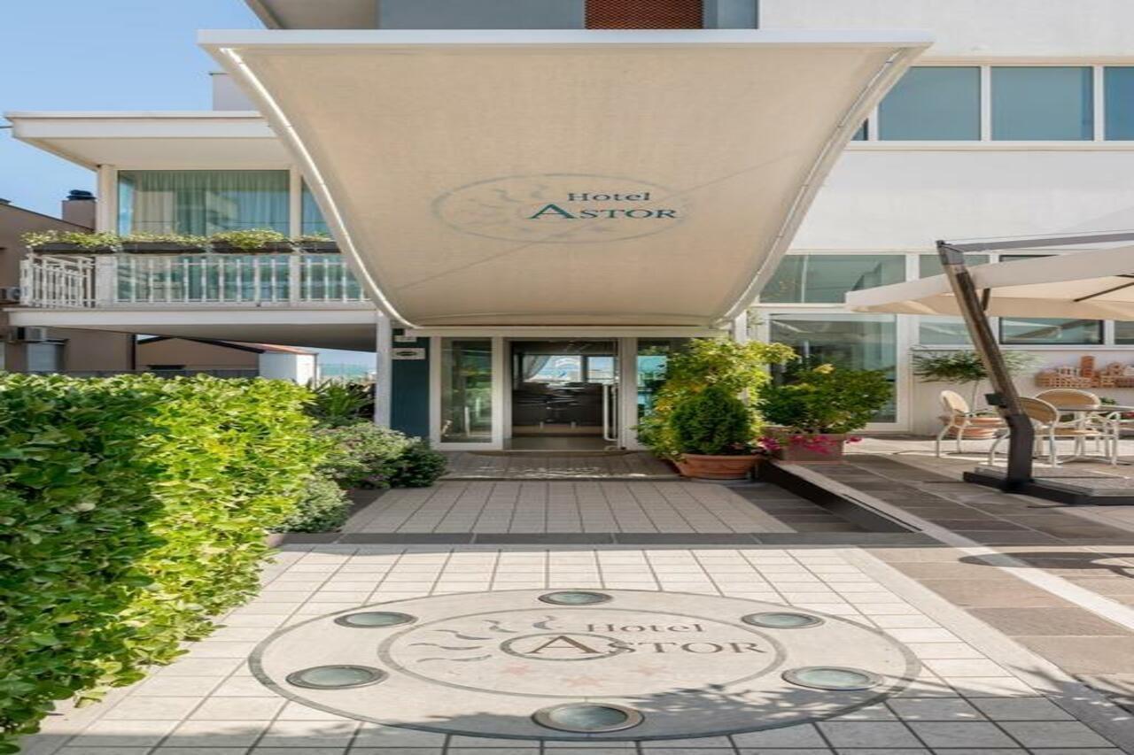 Hotel Astor Ρίμινι Εξωτερικό φωτογραφία
