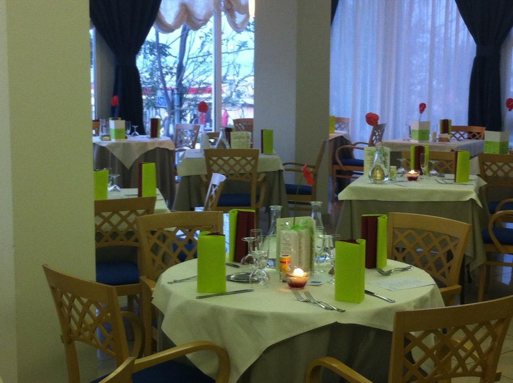 Hotel Astor Ρίμινι Εξωτερικό φωτογραφία