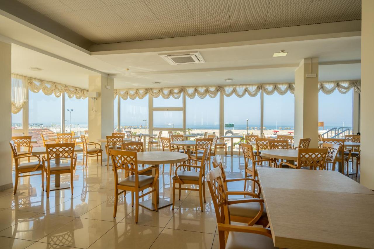 Hotel Astor Ρίμινι Εξωτερικό φωτογραφία