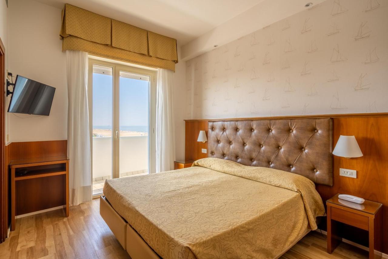 Hotel Astor Ρίμινι Εξωτερικό φωτογραφία