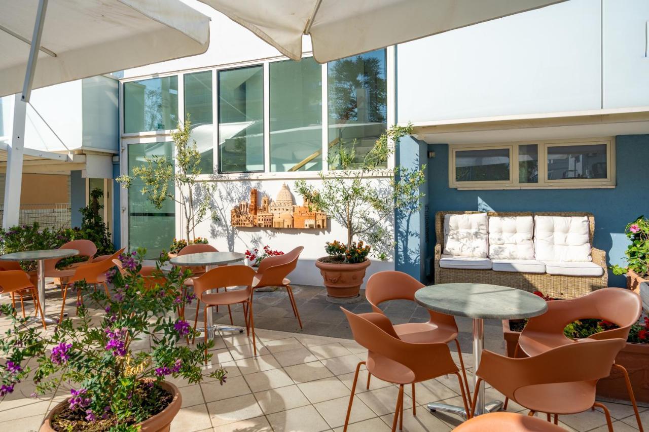 Hotel Astor Ρίμινι Εξωτερικό φωτογραφία