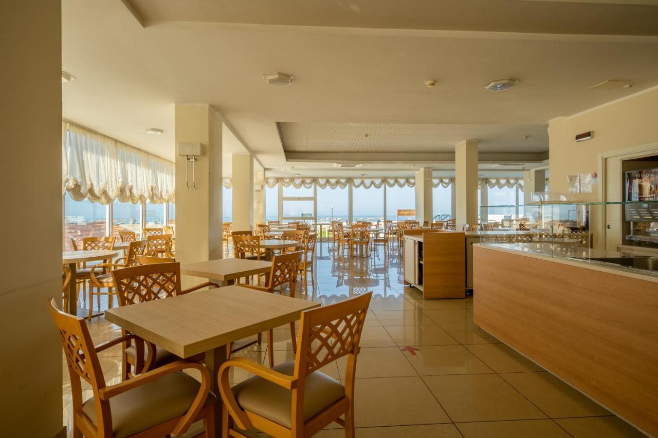 Hotel Astor Ρίμινι Εξωτερικό φωτογραφία