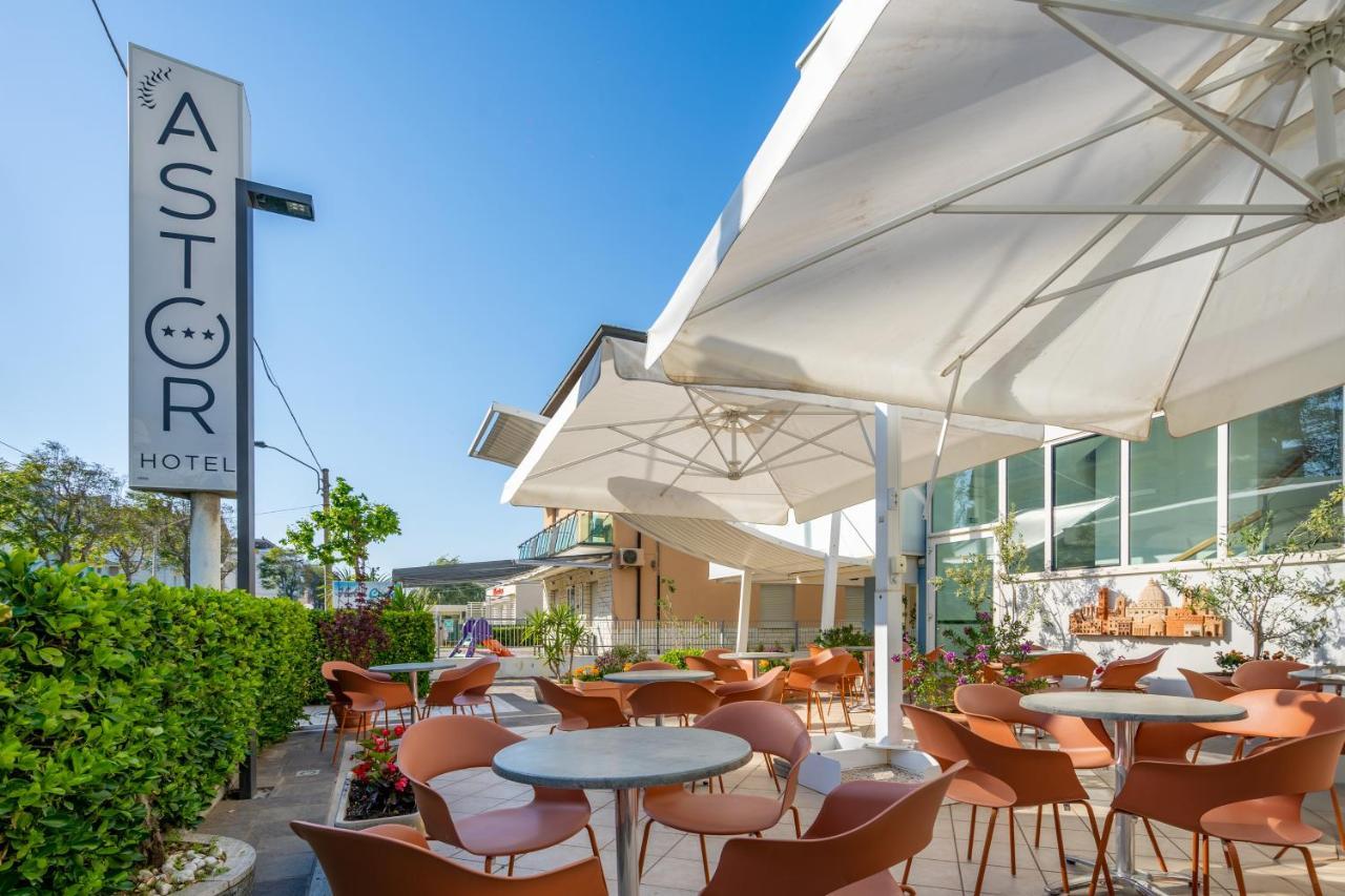Hotel Astor Ρίμινι Εξωτερικό φωτογραφία