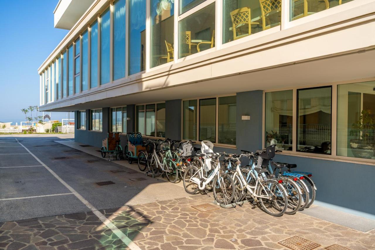 Hotel Astor Ρίμινι Εξωτερικό φωτογραφία