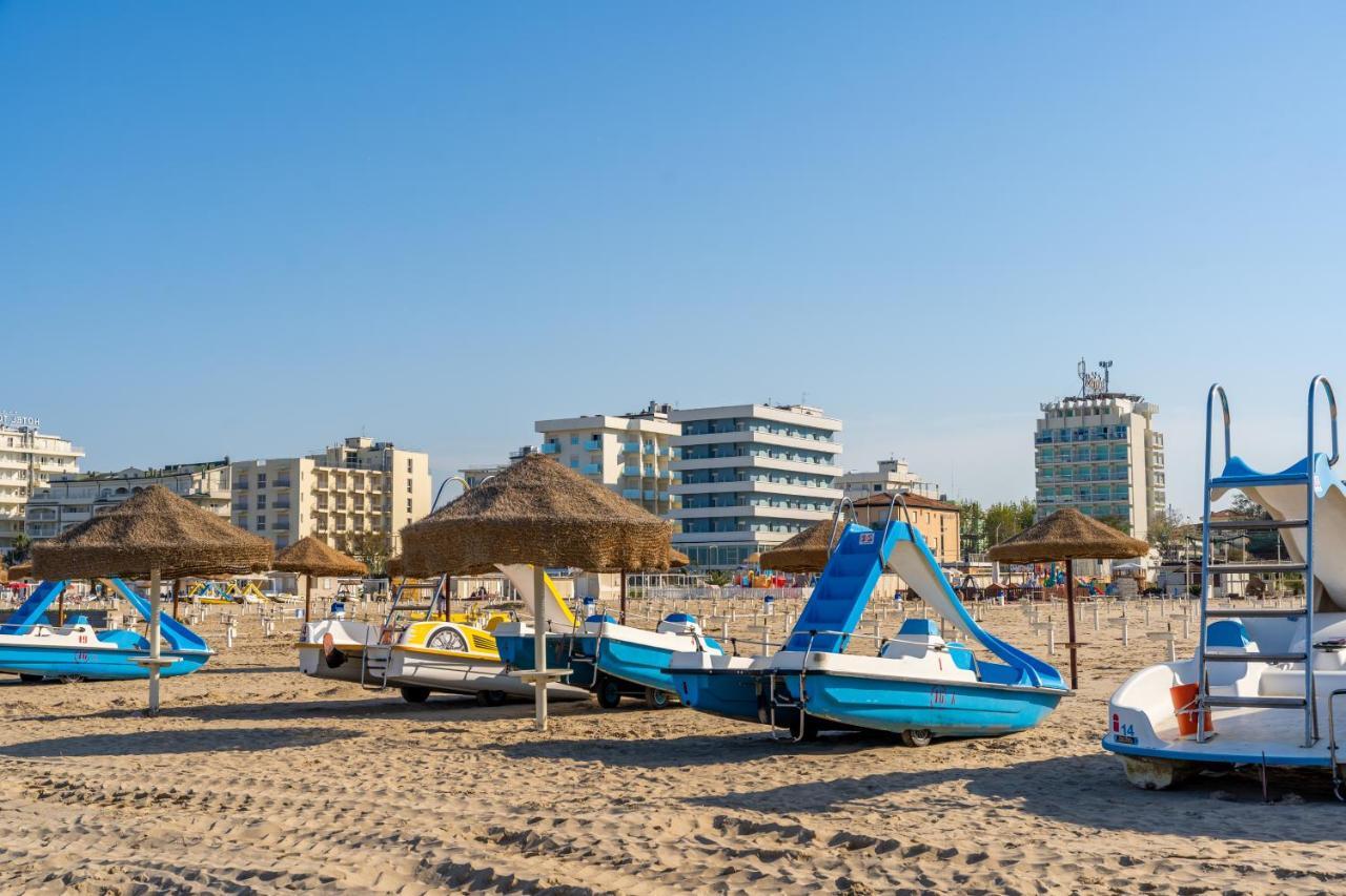 Hotel Astor Ρίμινι Εξωτερικό φωτογραφία