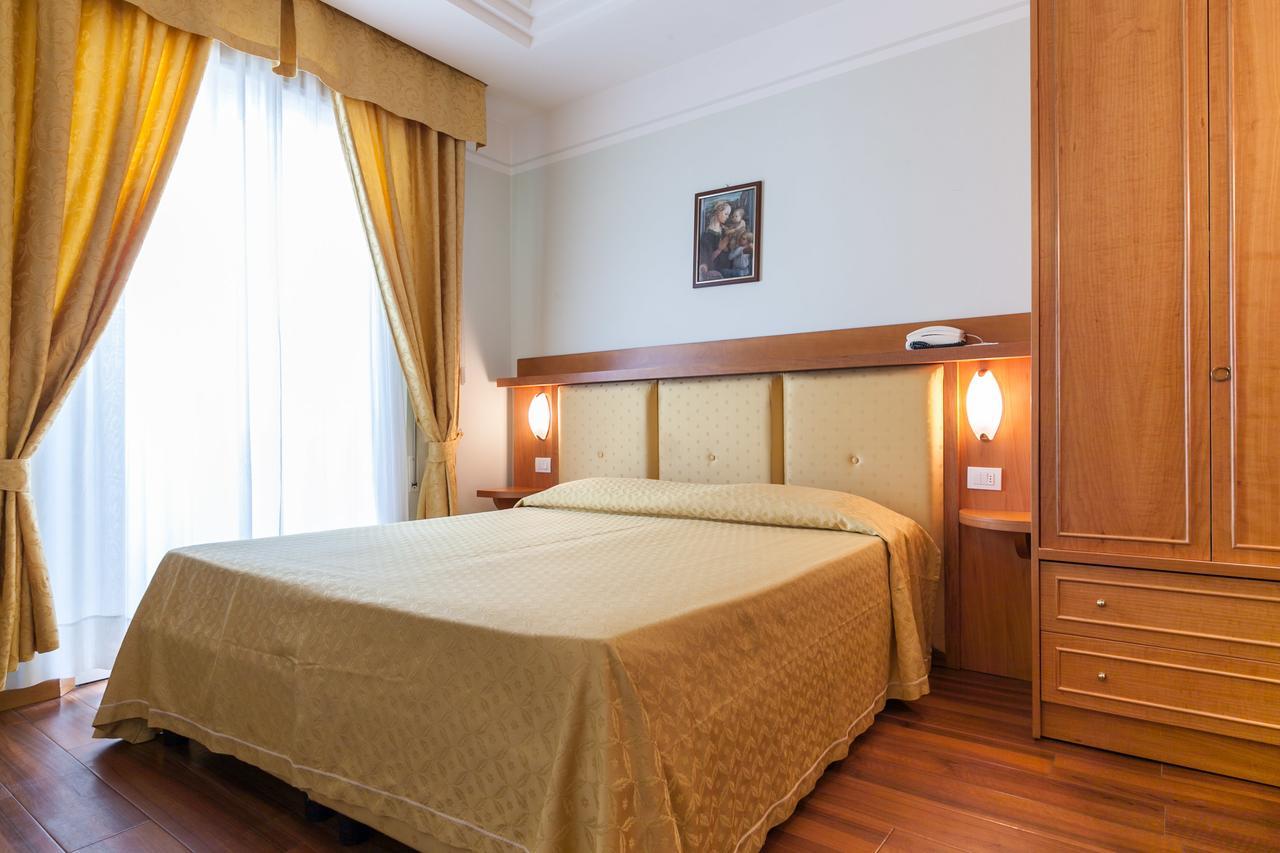 Hotel Astor Ρίμινι Εξωτερικό φωτογραφία