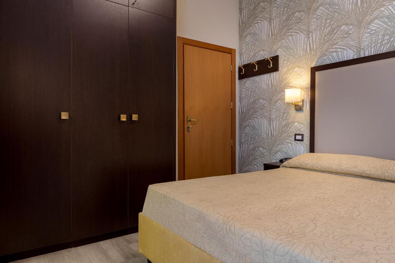 Hotel Astor Ρίμινι Εξωτερικό φωτογραφία